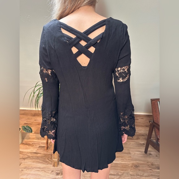 Black Dress - Picture 2 of 3